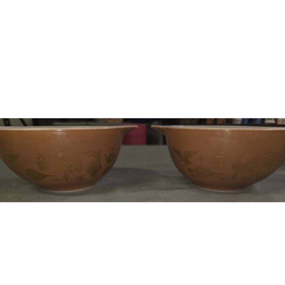 Vintage Pyrex Early American Gold Cinderella Mixing Bowls 441 1.5 Qt Set of 2
